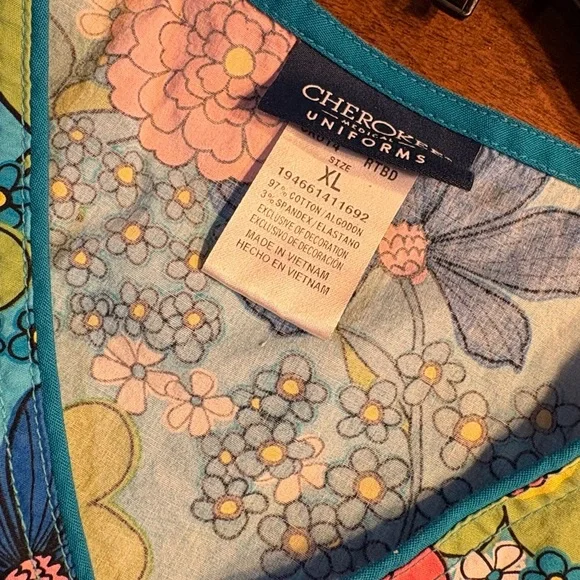 Cherokee Floral Print Scrub Top - Multicolor - Picture 3 of 4